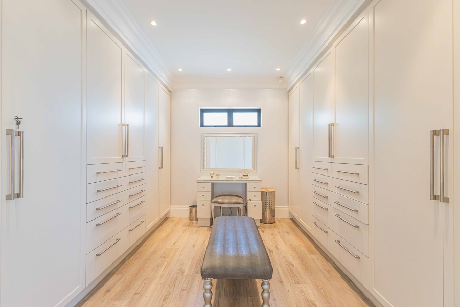 4 Bedroom Property for Sale in Fresnaye Western Cape